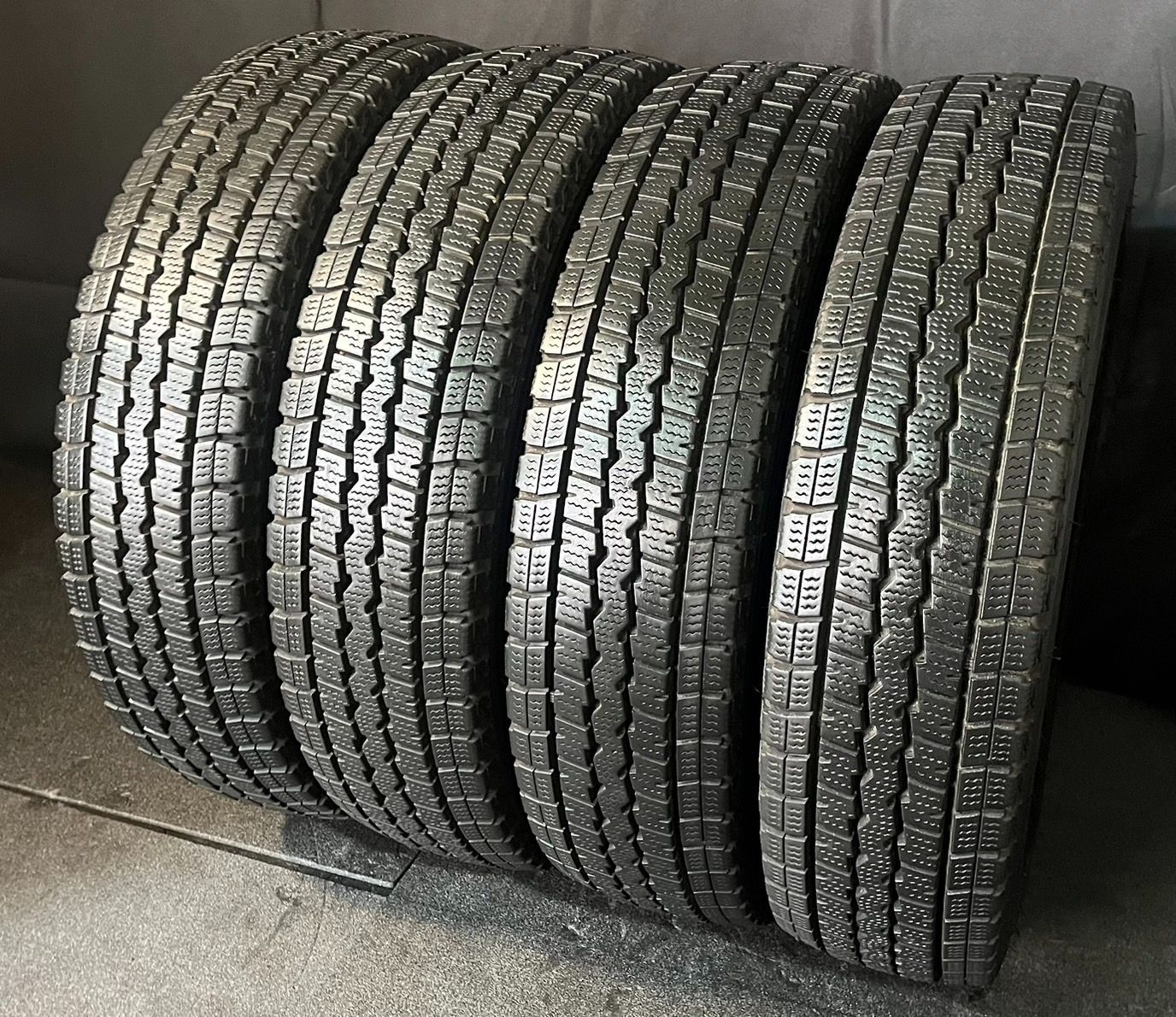 2025|2025年製 約9.3～9.8分山 ダンロップ DUNLOP ウィンターマックス WINTER MAXX SV01 スタッドレス 155|80R14 88|86N LT 4本 h_560