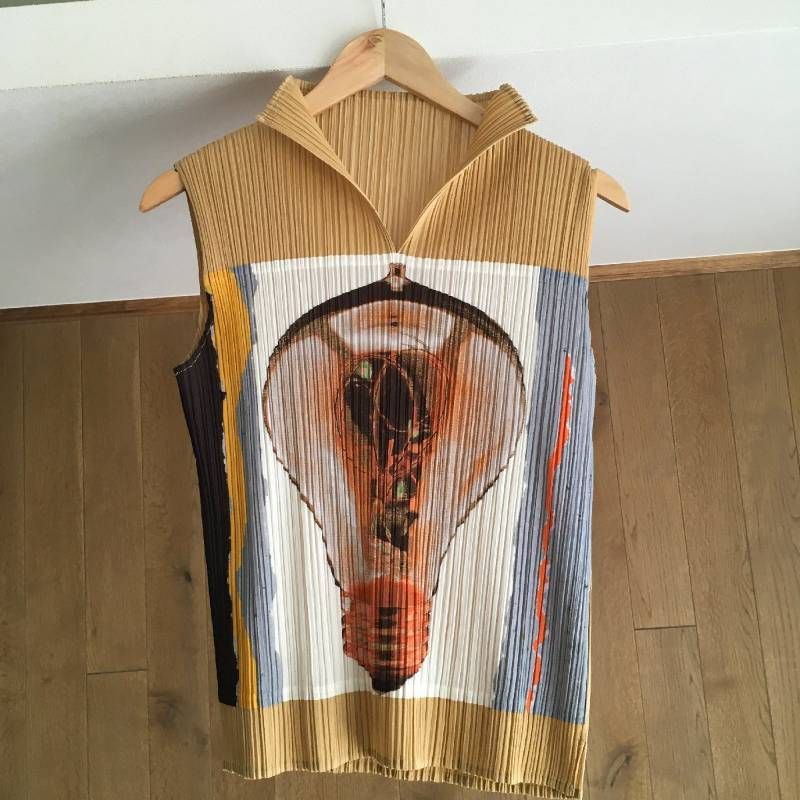 PLEATS PLEASE プリーツプリーズ プリーツ 電球 トップス３ PP31ーJK741