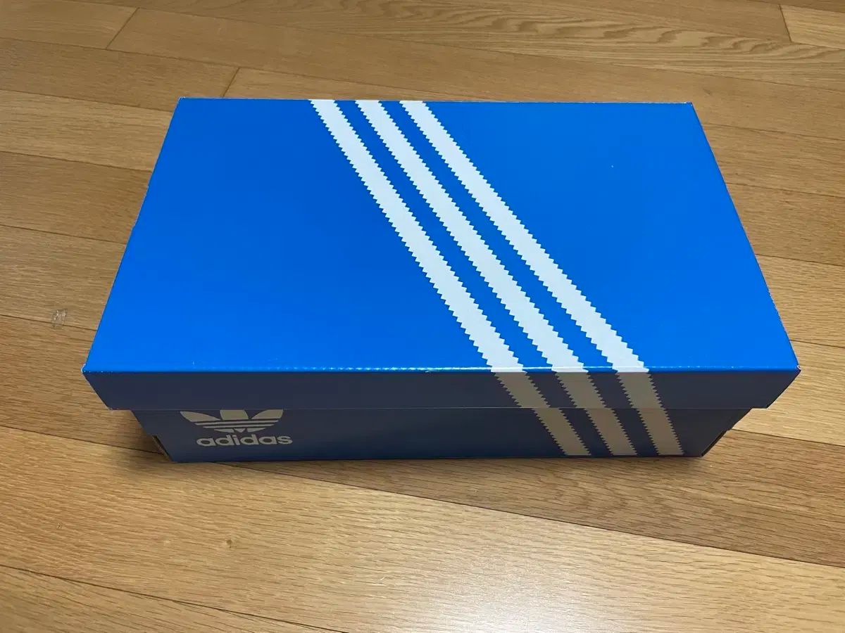 アディダス東京 275