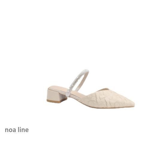 ポインテッドトゥ 靴