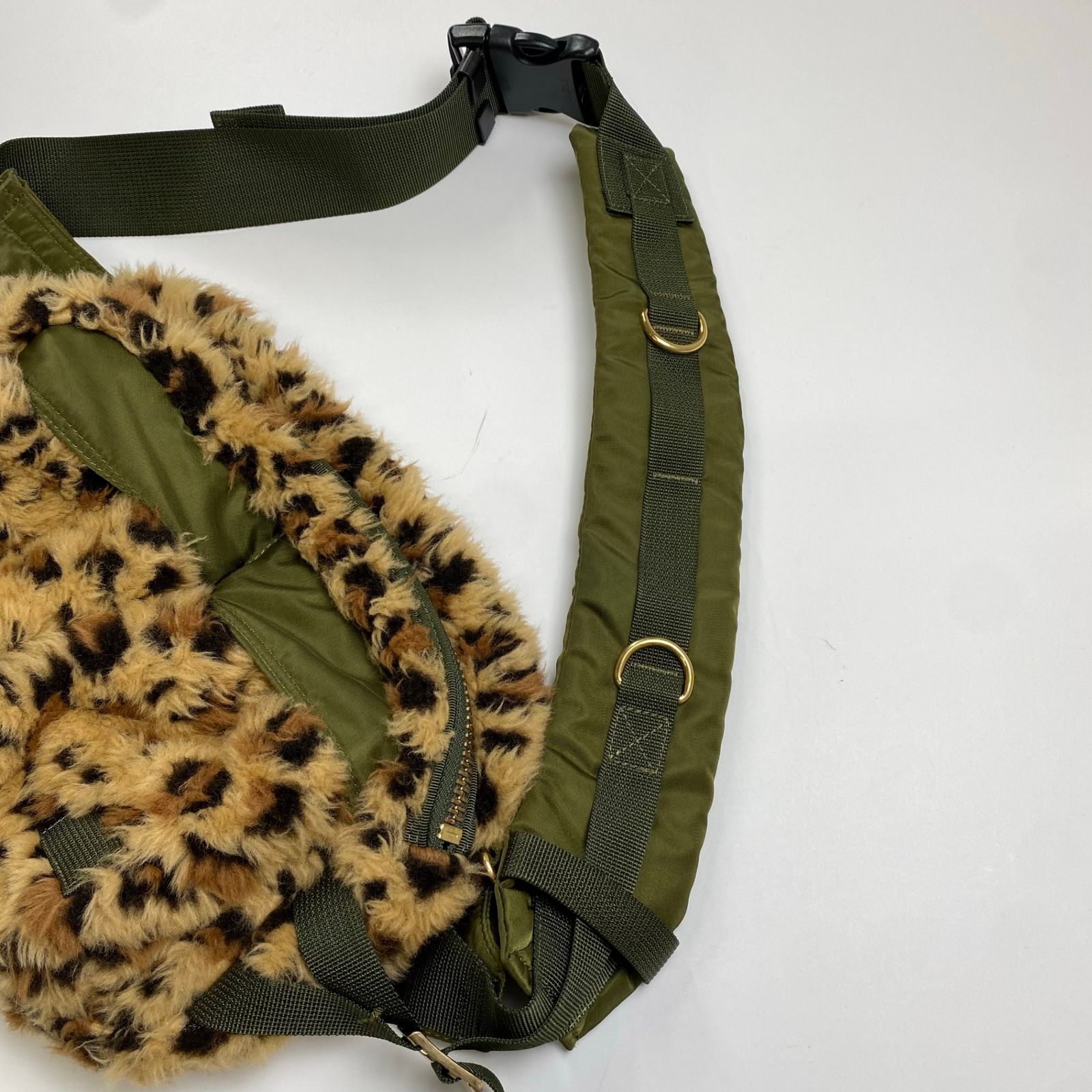 PORTER × sacai ポーター サカイ FAUX FUR WAIST BAG コラボ ウエストバッグ 参考定価 64 000 tax DECORATOM_COM_BR