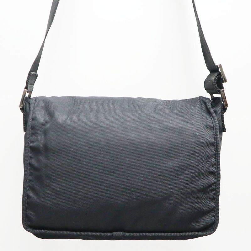 FENDI フェンディ ロゴプレート ナイロン ショルダーバッグ ブラック K10-k082