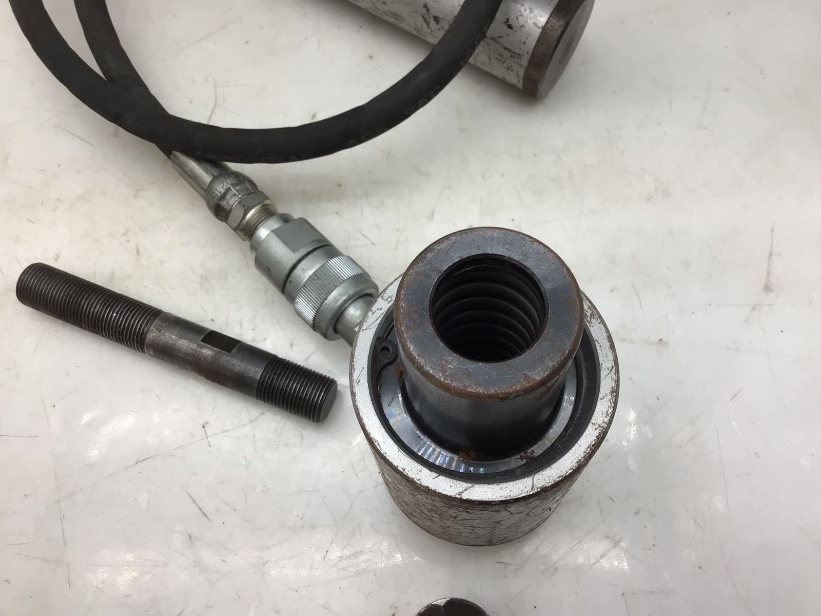 油圧パンチャー