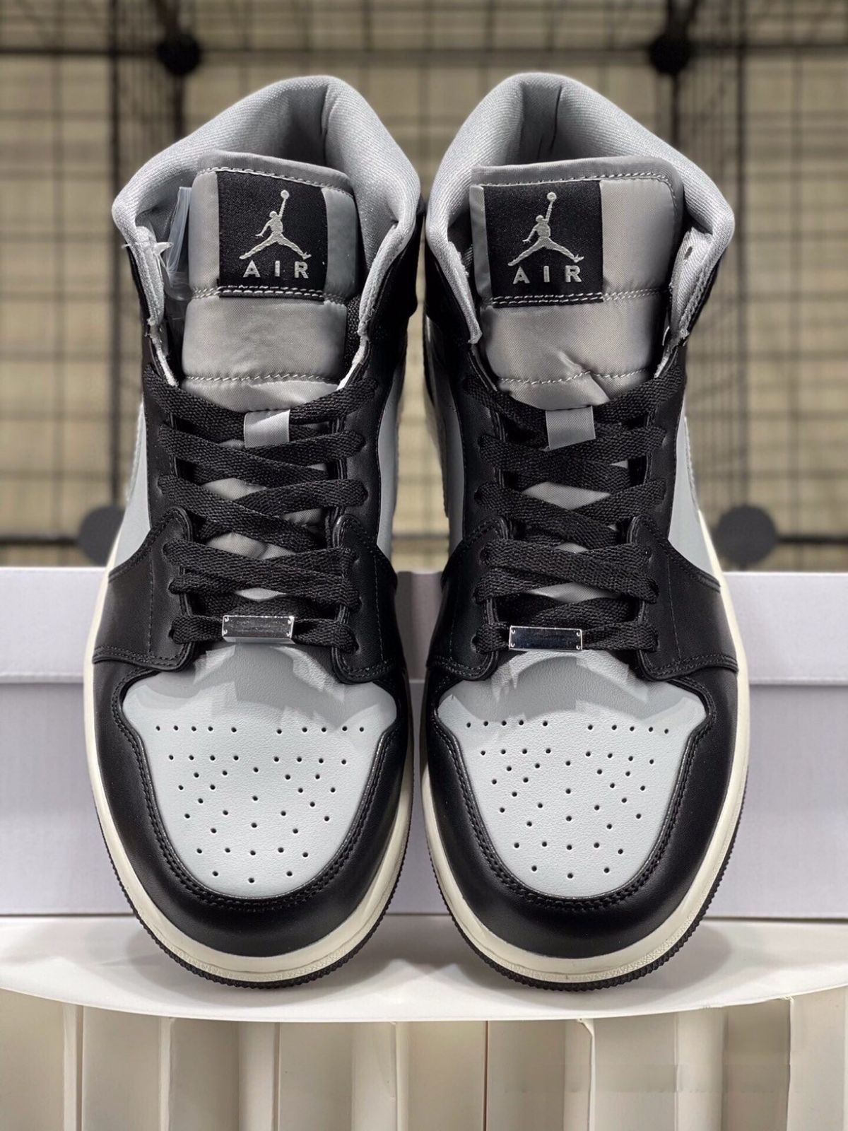 お値下げしました??即購入?? Nike Air Jordan 1 High Mid 箱付
