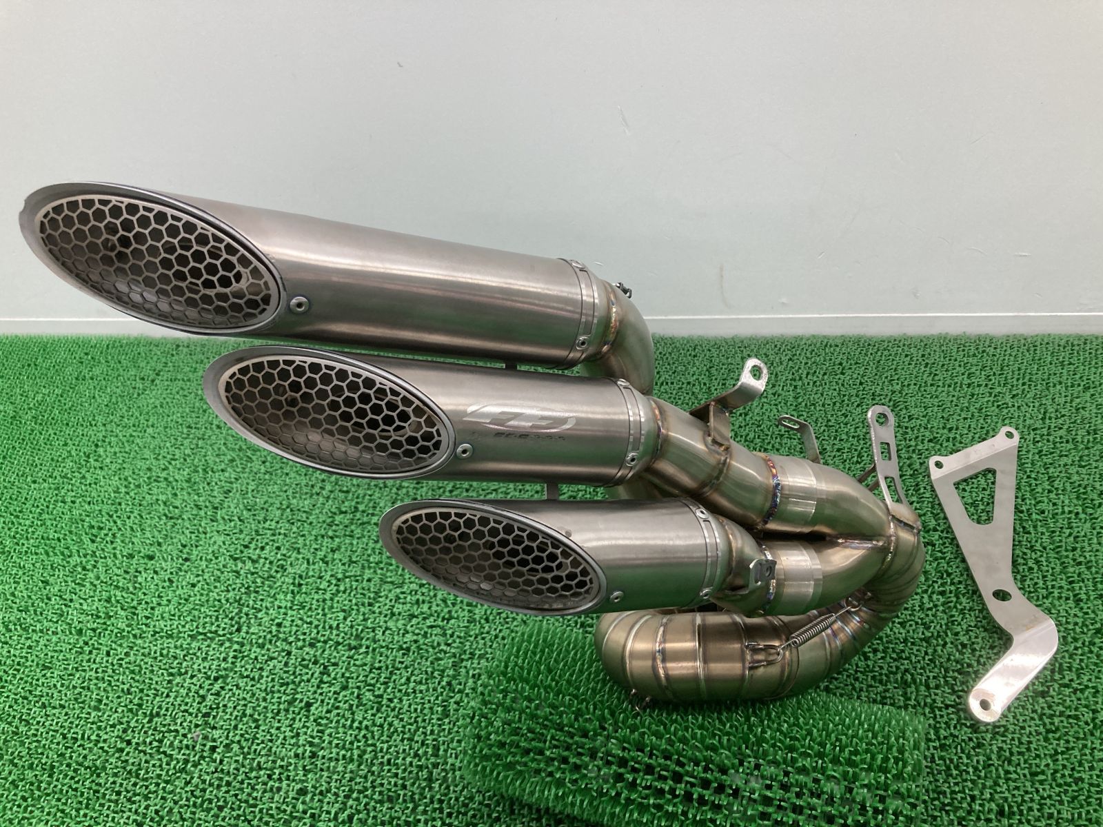 FRESCO製F3-675 サイレンサーマフラー 00124G MVアグスタ 純正 バイク 部品 フレスコ AGUSTA チタン ステンレス トリプルスラッシュ