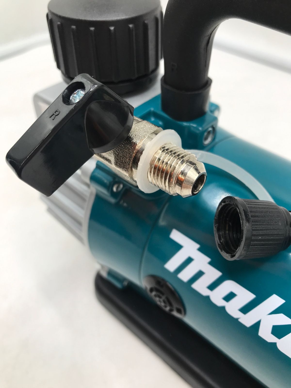 Makita ポータブル真空ポンプ Makita ポータブル真空ポンプ