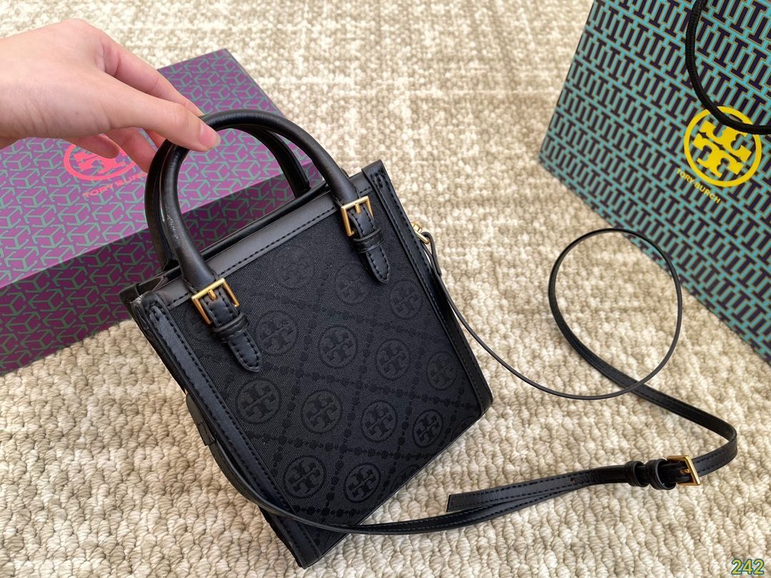 新品未使用  Tory Burch  トリーバーチショルダーバッグモノグラム#ブラック