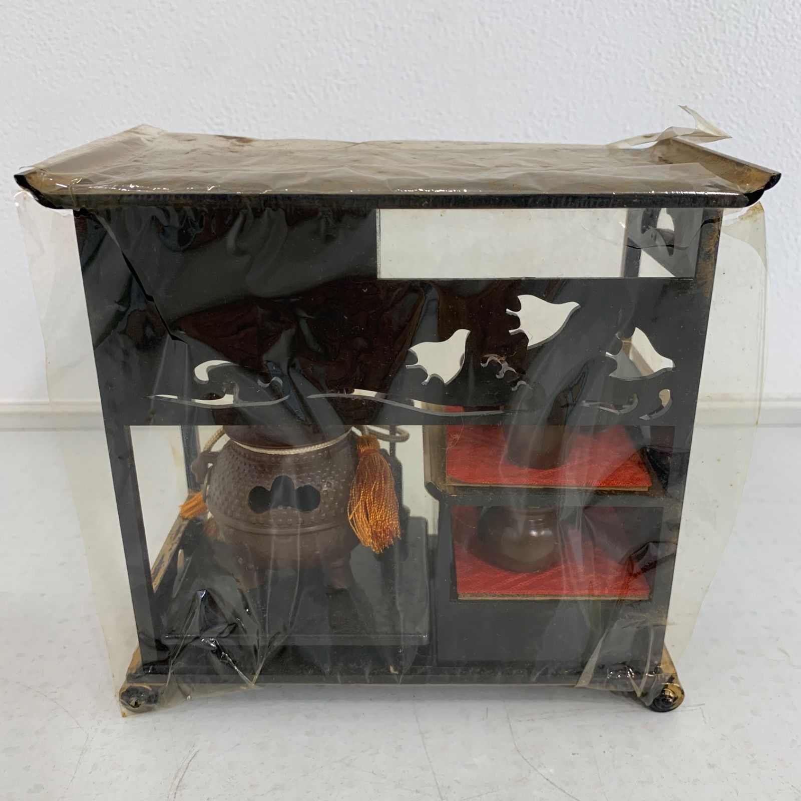 古い雛道具◆御三ツ揃◆木製 蒔絵 唐草 漆器 雛人形 骨董 ドールハウス 古い雛道具◇御三ツ揃◇木製 蒔絵 唐草 漆器 雛人形 骨董 ドール