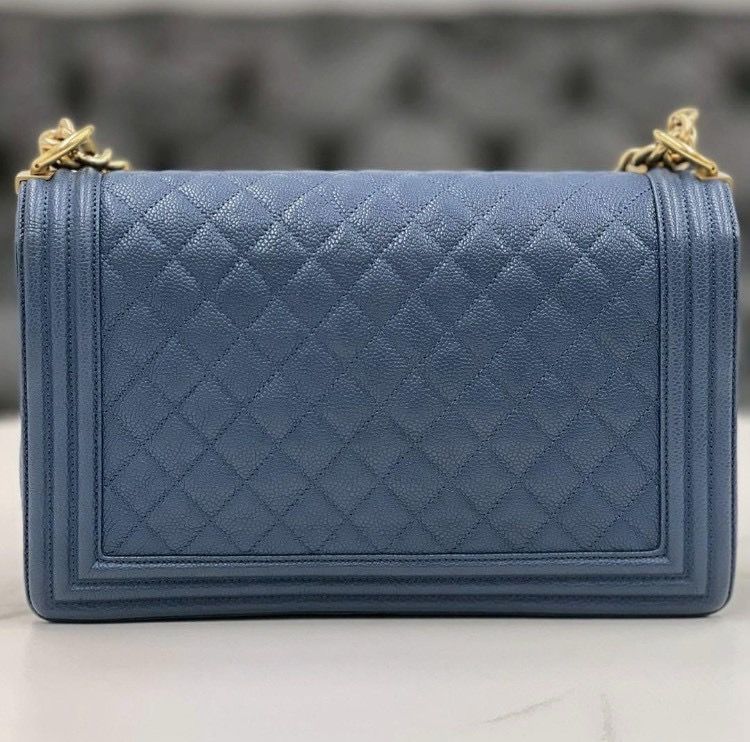 ボーイシャネル キャビアスキン ショルダーバッグ 23番台