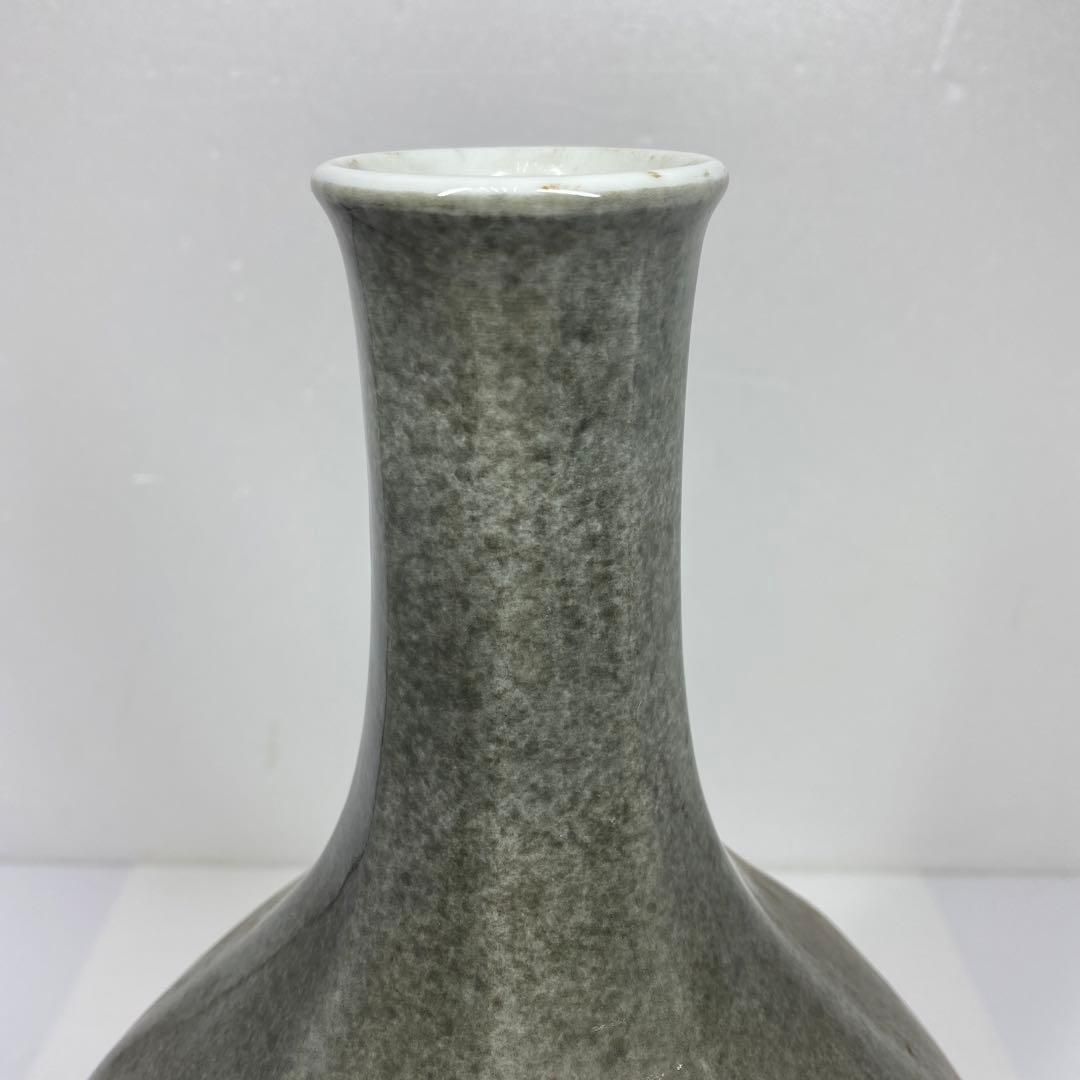 色鍋島薄墨草花文花瓶