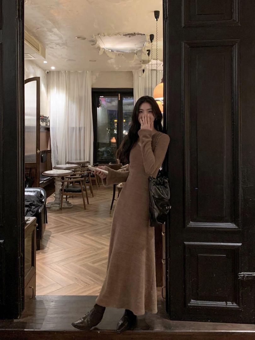 Vネックニットロングワンピース 春のお出かけにぴったりモテ服