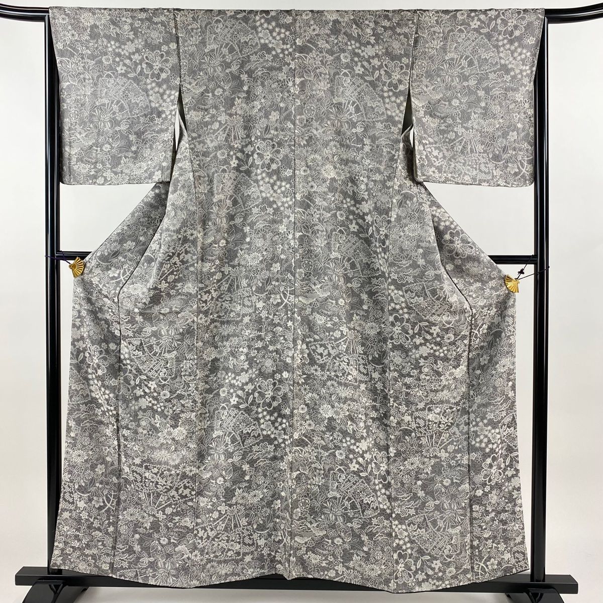 小紋 身丈158cm 裄丈65cm M 袷 紋意匠 草花 扇 灰色 正絹 名品