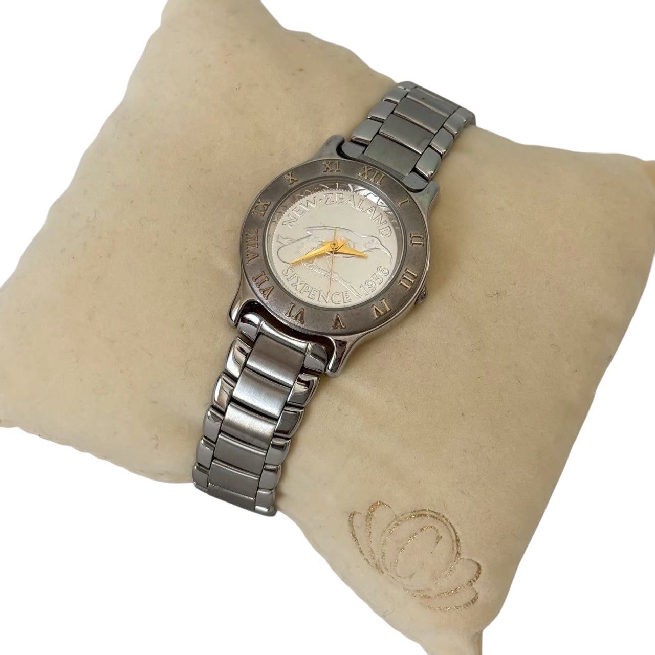COINWATCH コインウォッチ 腕時計ニュージーランドモデルSIXPENCE COINWATCH コインウォッチ 腕時計 銀 ニュージーランドモデル