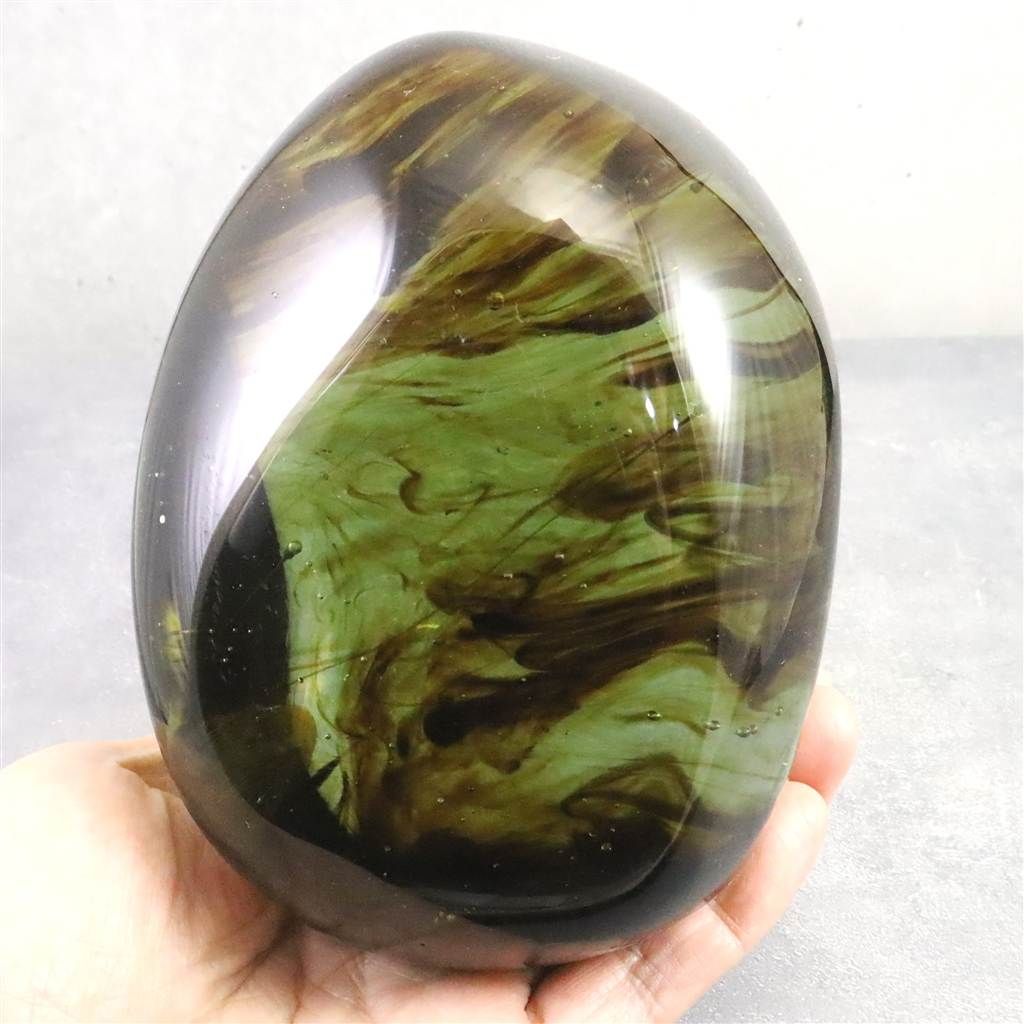 インドネシア産アンダラクリスタル ポリッシュ オリーブグリーン 1569g 榎本通商27615