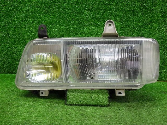 KA1472 ISUZU フォワード いすゞ、フォワード、中古 右ヘッドライト