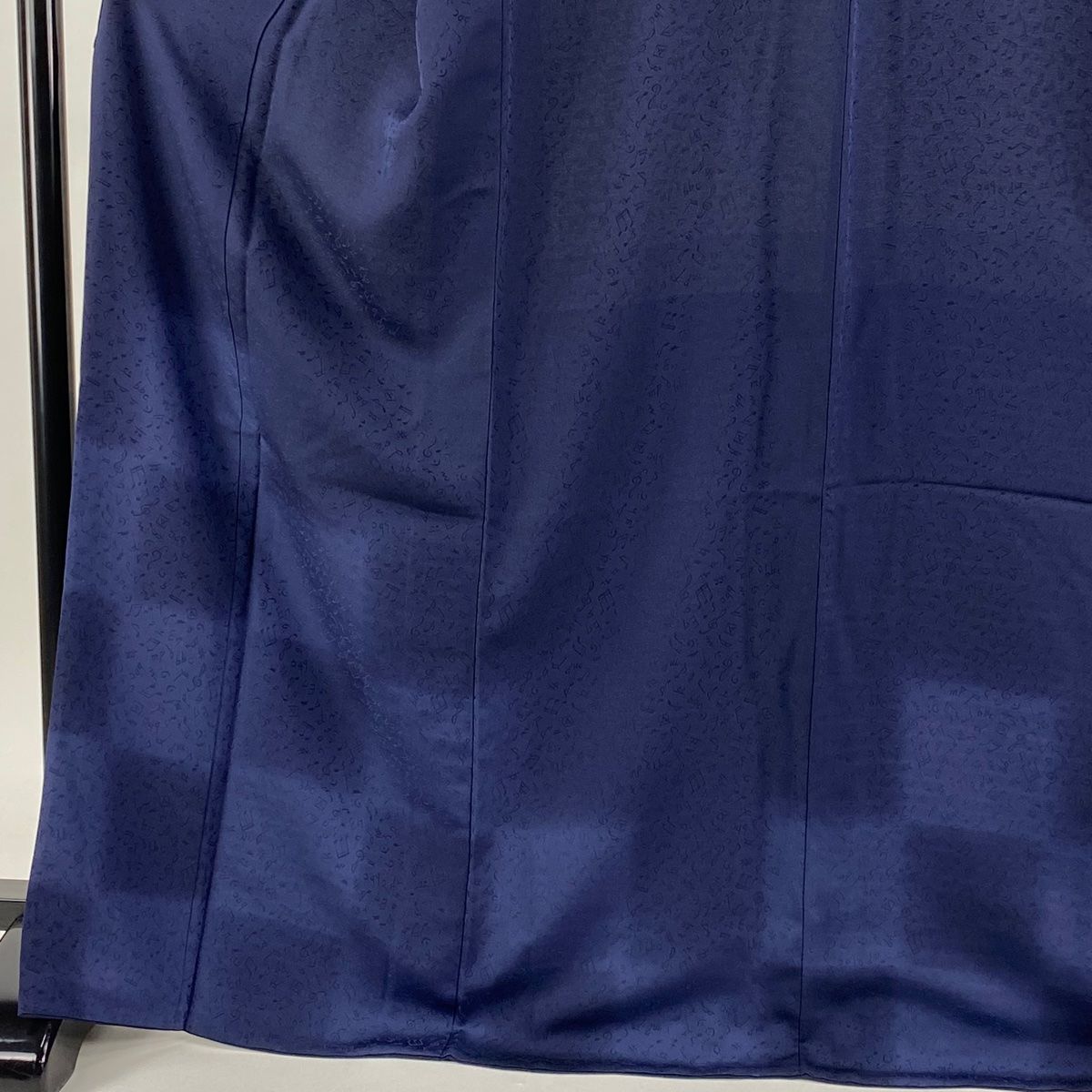 付下げ 身丈169cm 裄丈70cm L 袷 市松 音符 ぼかし 紺色 正絹 逸品  