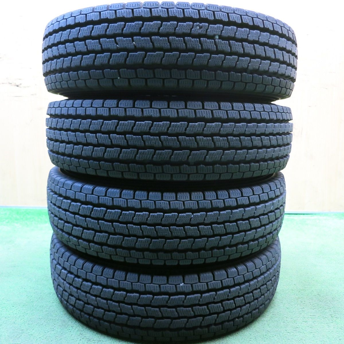 バリ溝！23年！キレイ！9.5分☆スタッドレス 145/80R12 80/78N