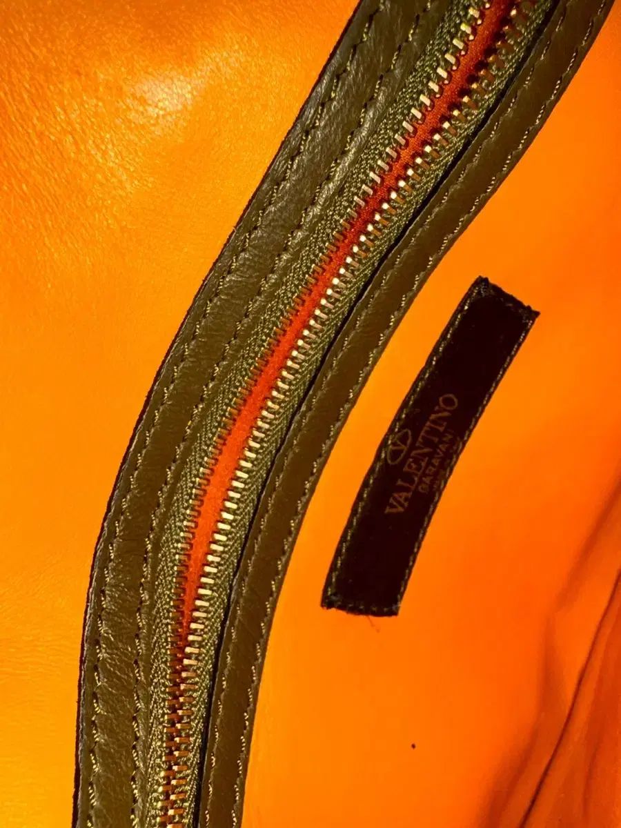 Valentino ヴァレンティノ