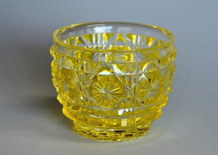 蔵A2441c 薩摩切子 被せガラス 猪口 島津 薩摩ガラス工芸 共箱