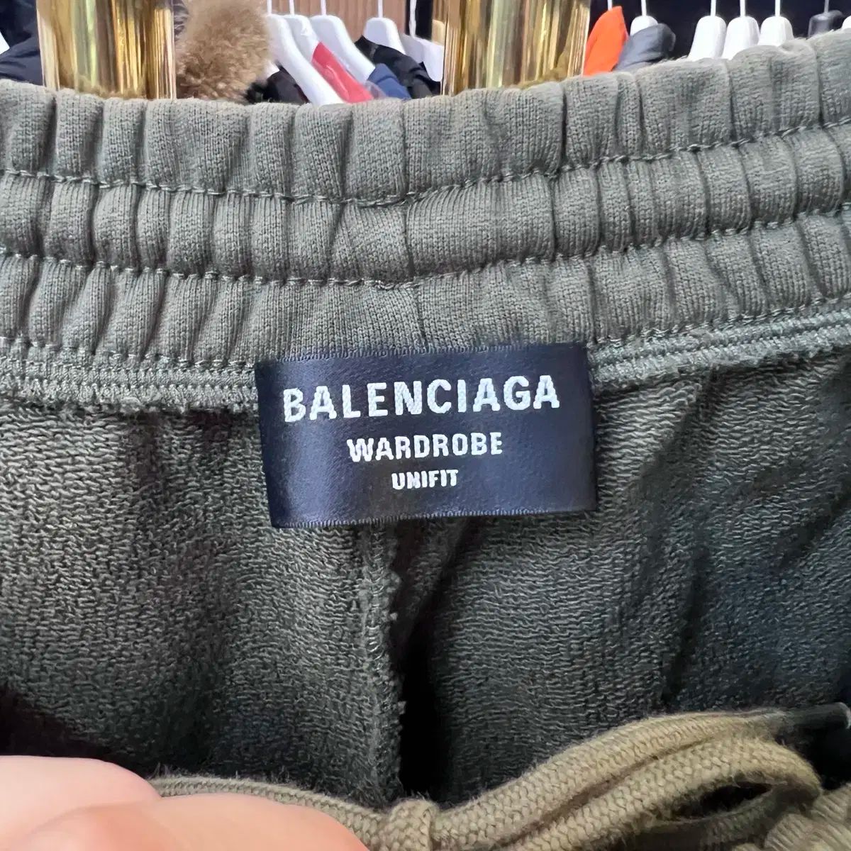 雷市場（ポンジャン）商品韓国直送】M BALENCIAGA(バレンシアガ) ウェーブロゴ 刺繡 フード付きTシャツ ＋ ハーフパンツ セットアップ -  メルカリ