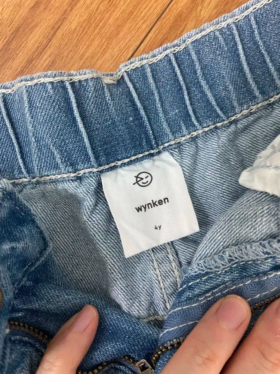 wynken デニムパンツ ⚫︎wynken⚫︎25SS ゆったりデニムパンツ 12Y