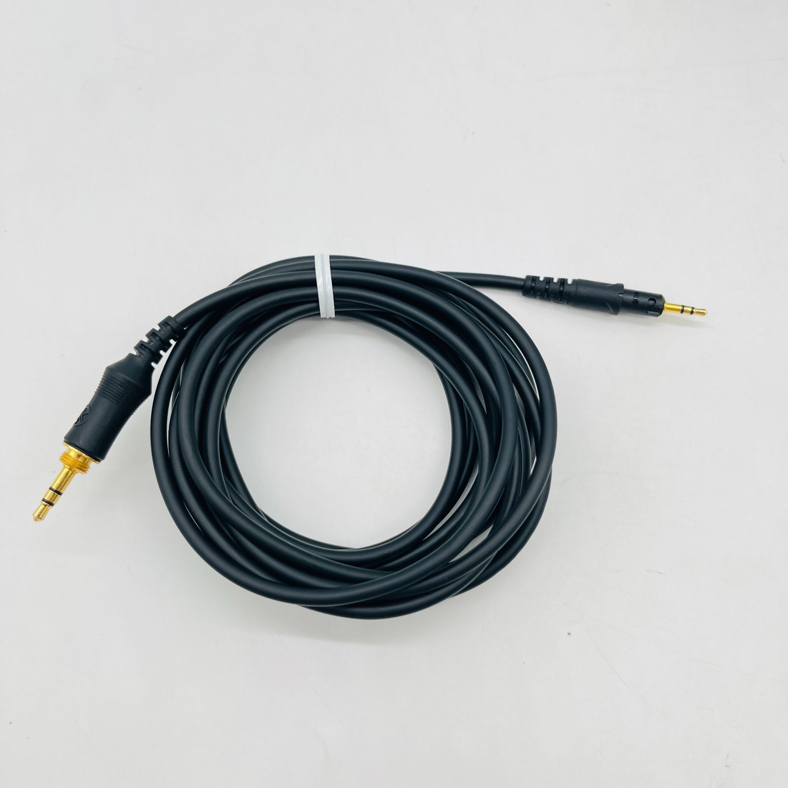 スタジオモニターヘッドホン