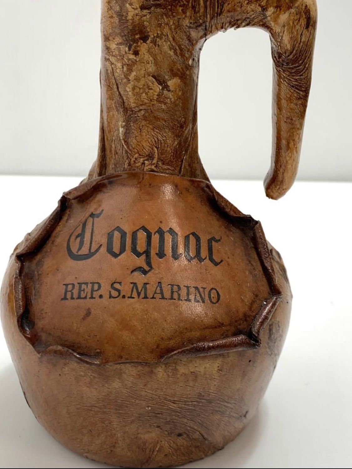 希少 オールドヴィンテージイタリア レザーワインボトル Cognac REP.S.MARINO 1つ空瓶