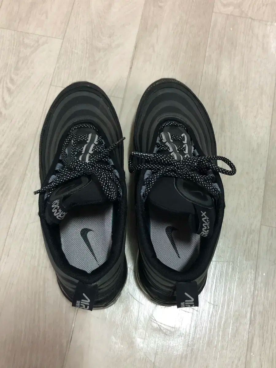 NIKE(ナイキ) ユーティリティブラック 240
