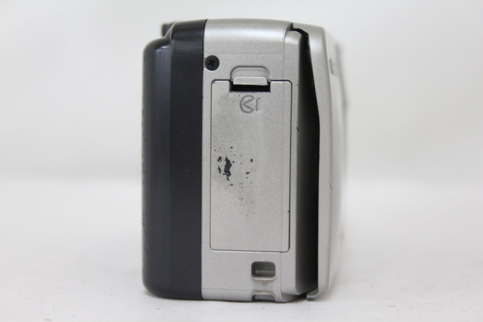 コンパクトカメラ M5561