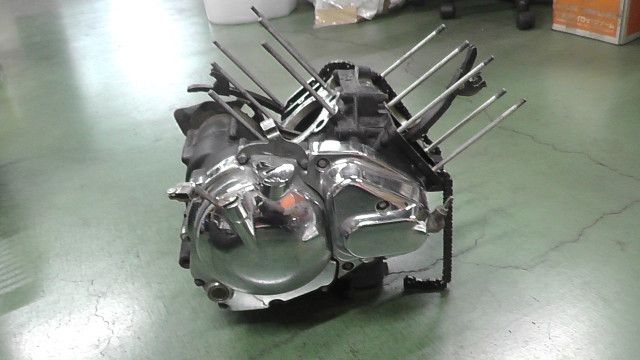 エリミネーター250V VN250A-005xxx の エンジン腰下 1758072359