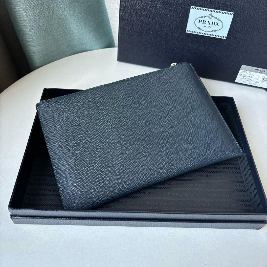 ⭐PRADA⭐　美品　プラダ　ラフィアクロケット　クラッチバッグ ☆関税込☆PRADA☆プラダ Re-Nylon ロゴ ポーチ クラッチバッグ