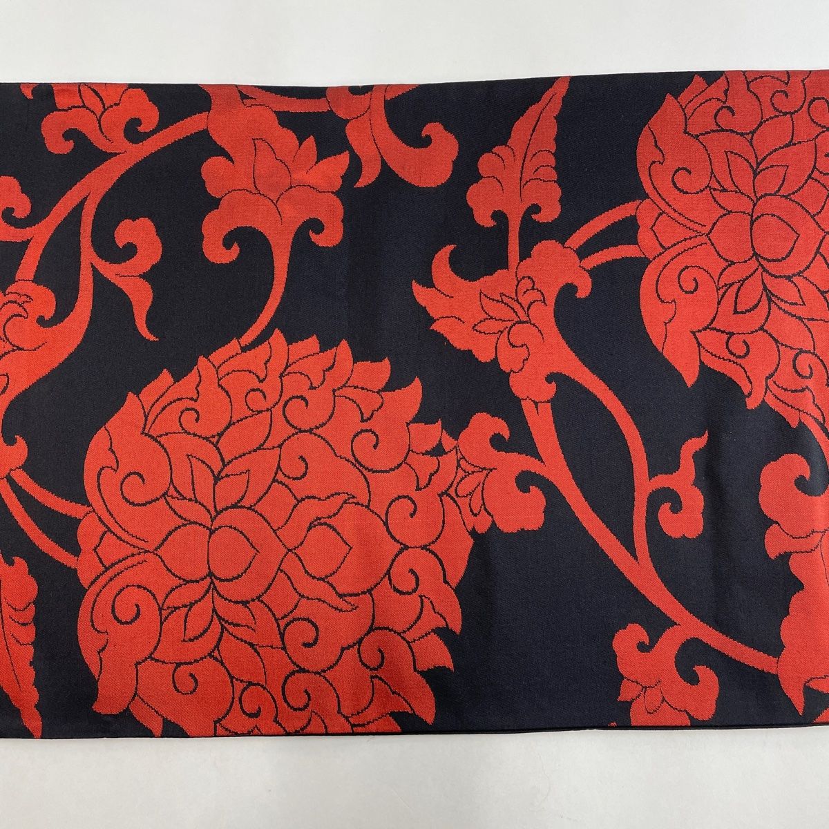 バイセル 着物 名品 袋帯 黒 花唐草 幾何学 金糸 銀糸 六通 バロック欧華文 正絹 ☆☆☆☆ 袋帯 秀品 幾何学 草花 金糸 黒 お太鼓柄 正絹 中古 袋帯 名品 草花 花