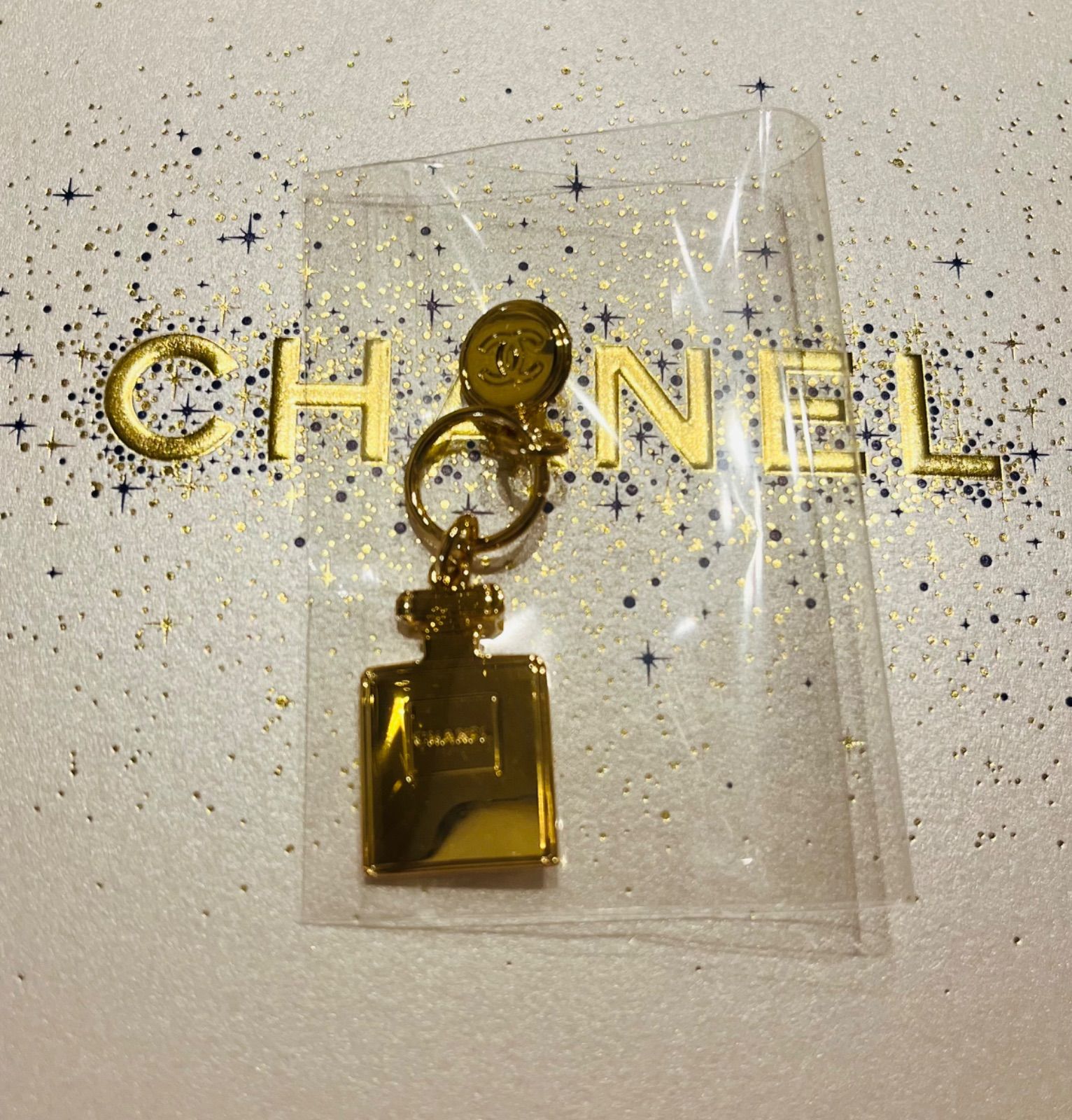 新品 CHANEL シャネル 2023年ホリデー 限定チャーム N°5 - アクセサリー