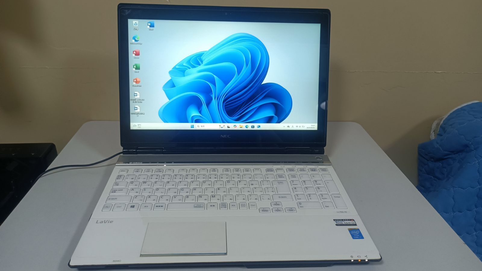 タッチ機能 Blu-ray ノートパソコンNEC Core i7 SSD256G ノートパソコンNEC Core i7 SSD256G タッチ機能 Blu-ray