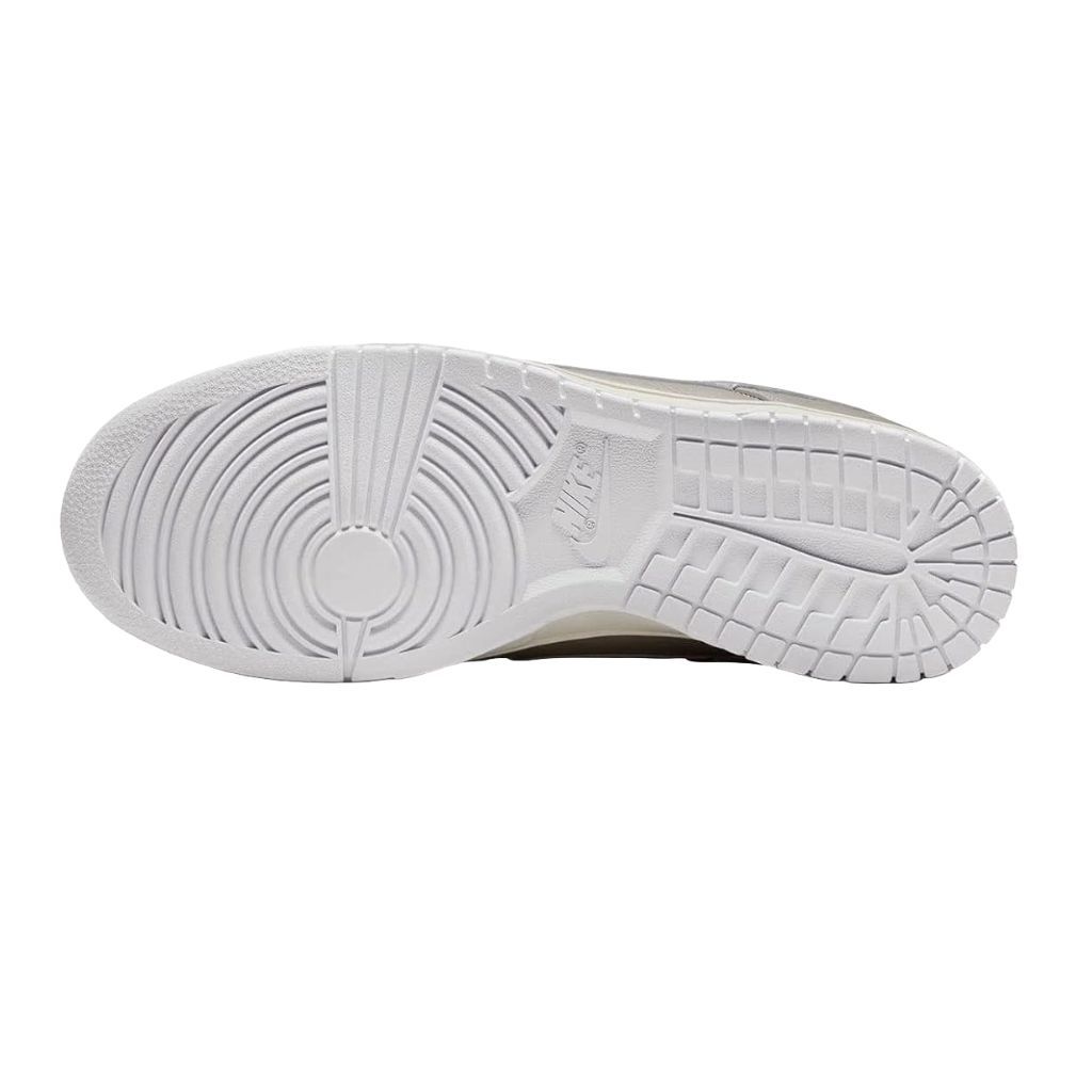 NIKE DUNK LOW SE 