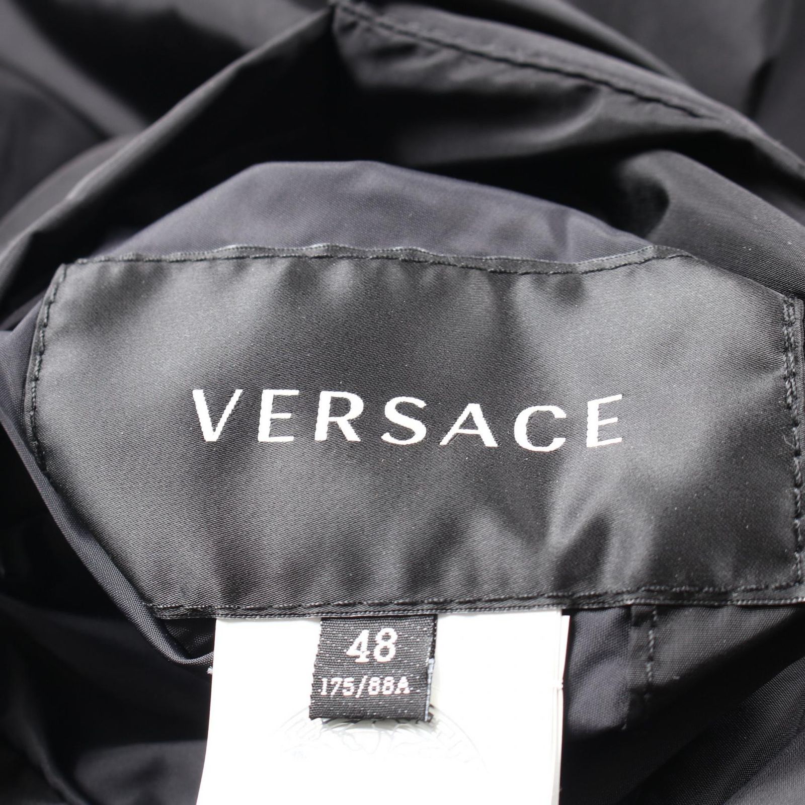 VERSACE ベルサーチ メデューサ ナイロン ジャケット 黒 ブラック VERSACE/ヴェルサーチ】 Medusa（メドゥーサ） ベルト付きダウン