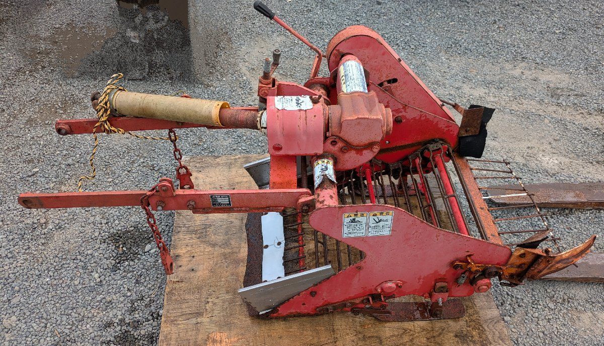 鹿児島発 ニプロ松山 トラクター用堀取機D551BH 二点リンク