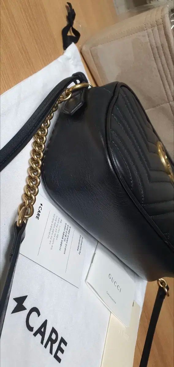 関税送料込み GUCCI GGマトラッセクロスボディバッグ ジャンボ GG ミディアム クロスボディバッググレー＆ブラック GG