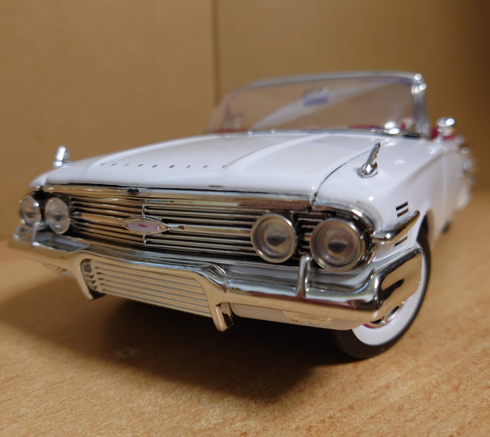 1/18 シェビーインパラ 1960 ホワイト Chevy Impala 1/18 シェビーインパラ 1960 ホワイト Chevy Impala Convertible