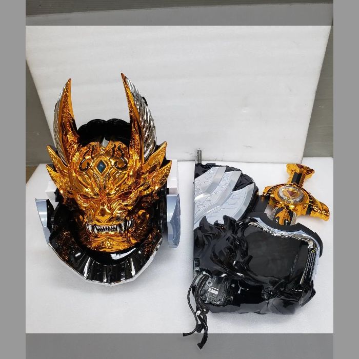 牙狼　金翔枠　フェイス役物　白色 牙狼 金翔枠 フェイス役物 白色 - メルカリ