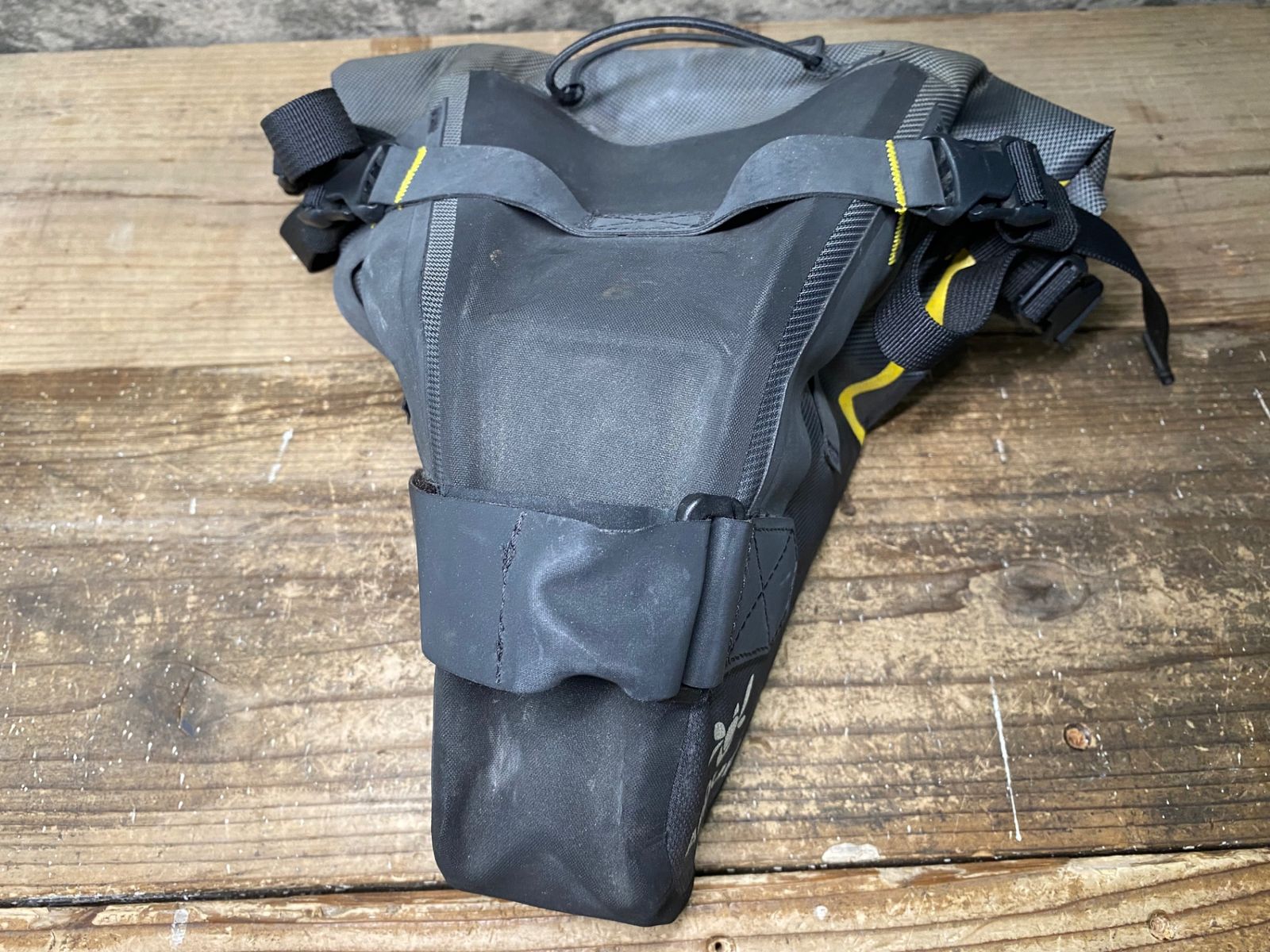 黒 9L