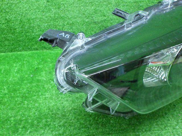 ヤリス　ヘッドライト　左　koito k0-1 ジャンク品 ジャンク トヨタ KSP210 ヤリス 左ヘッドライト ハロゲン K0-1