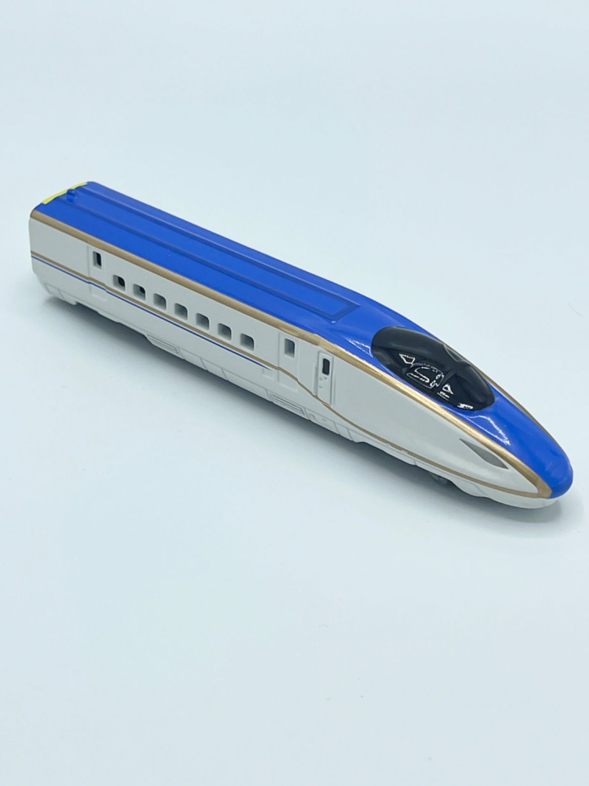 トミカ　１３５　Ｅ７系新幹線 Amazon.co.jp: トミカ No.135 E7系新幹線 : おもちゃ