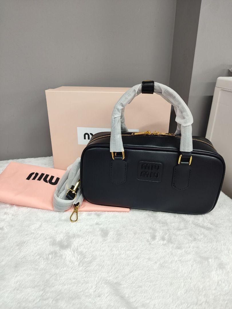 miumiu アルカディ ショルダーバッグ バンドバッグ ボーリングバッグ