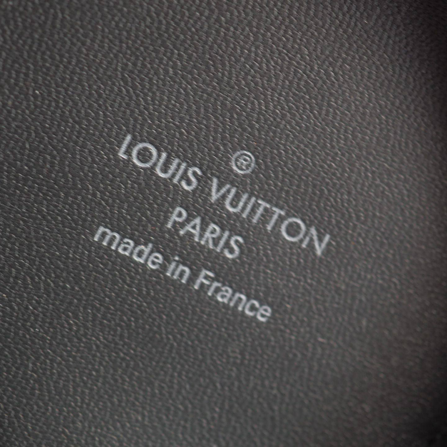 未使用美品☆ ルイヴィトン LOUIS VUITTON NIGO コラボ イヤホンケース 