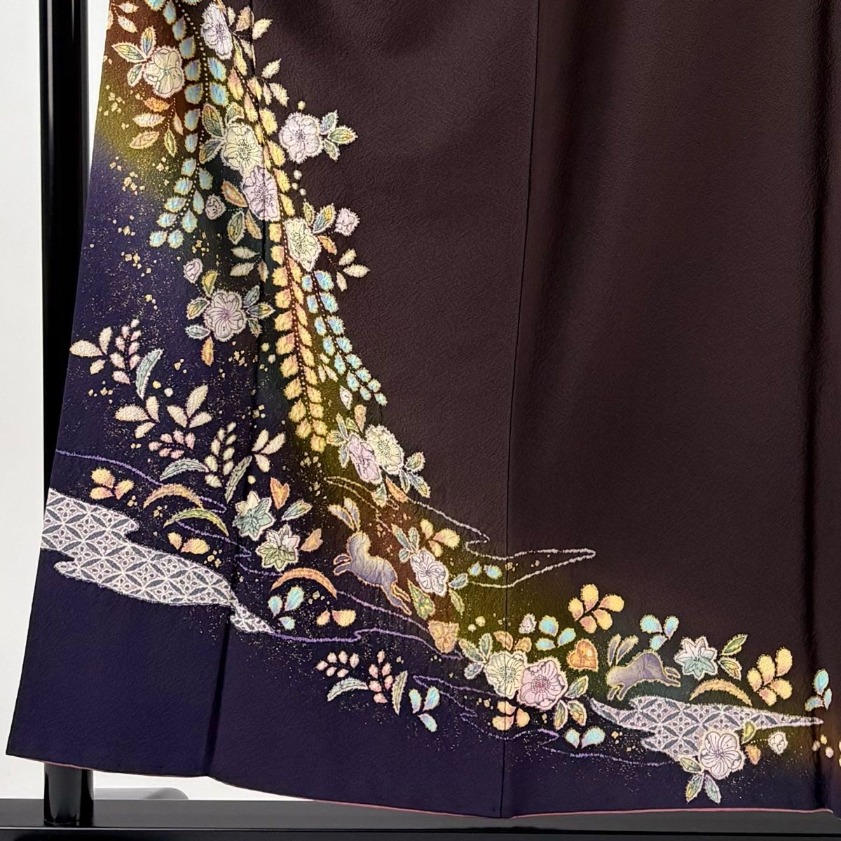 付け下げ 金彩 山茶花 革色 正絹 反物 付下げ 名品 落款 やまと 翠山 辻が花 金彩 ぼかし 灰色 袷