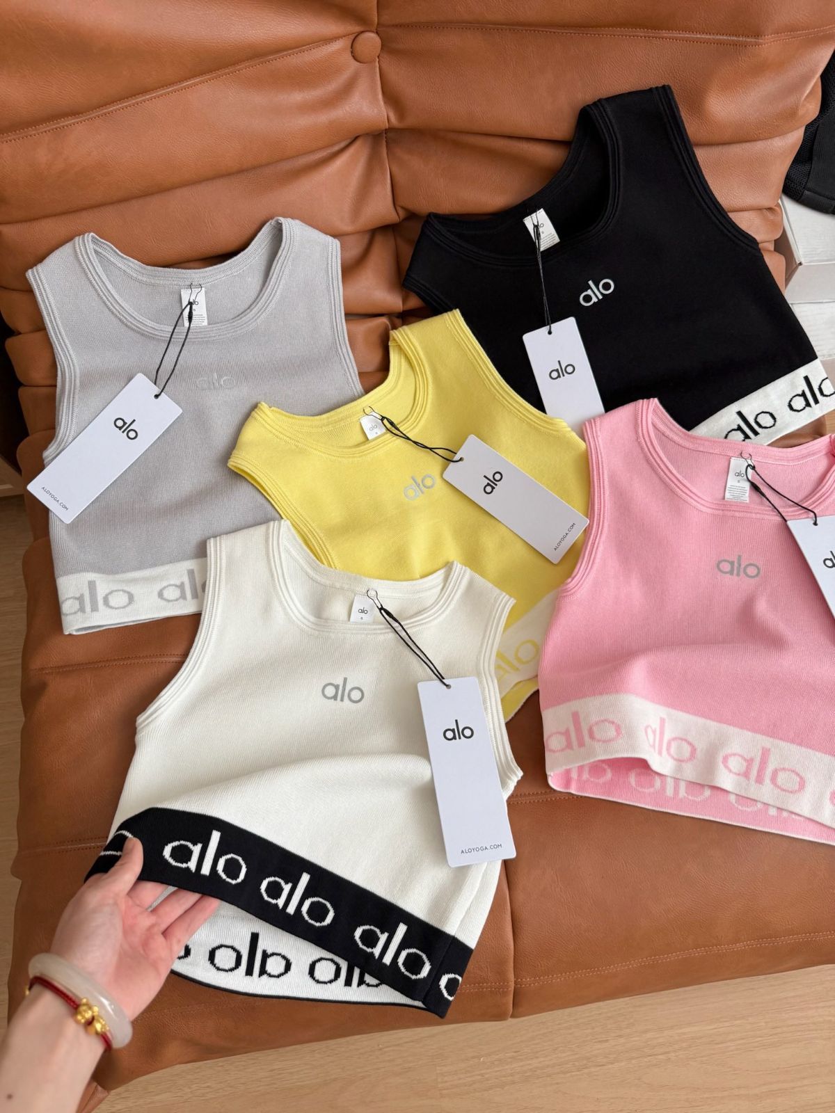 ALO 5色展開