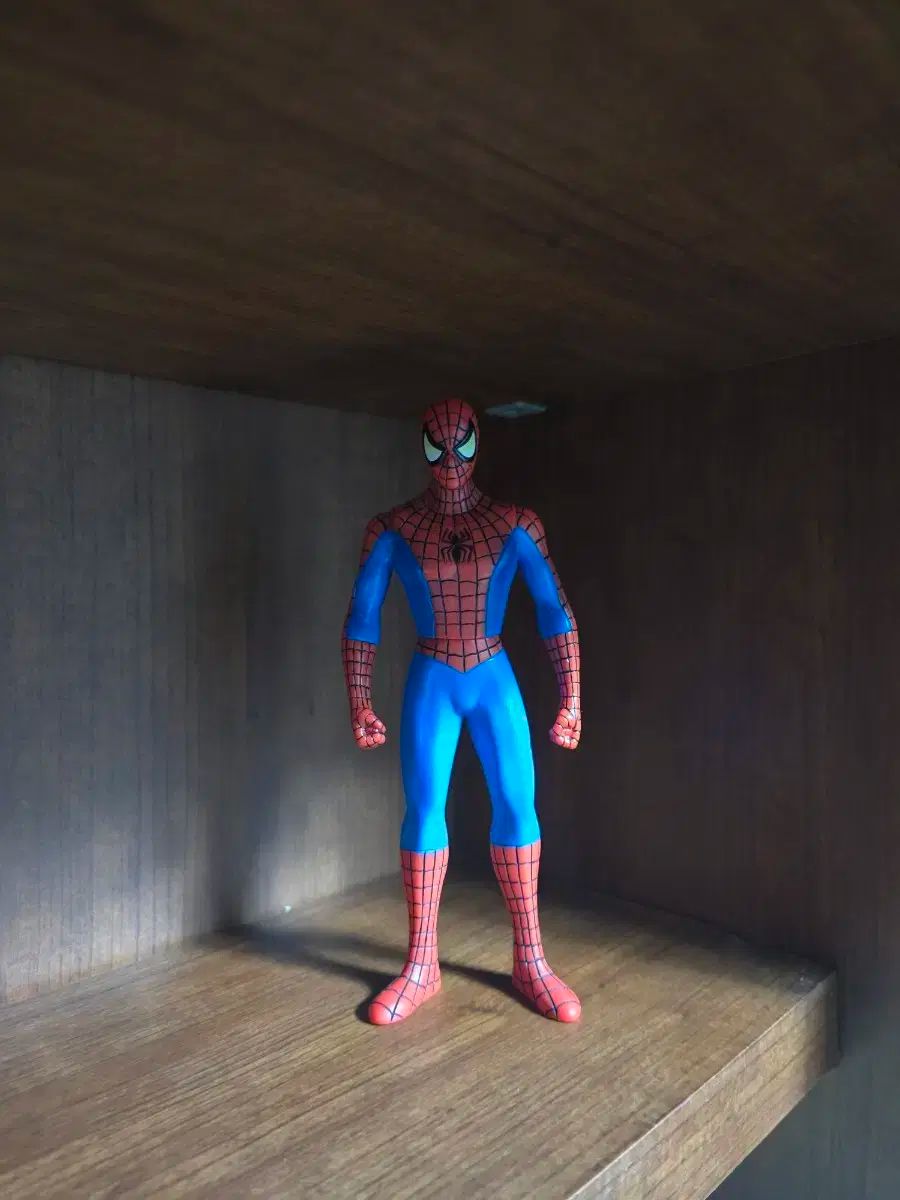 ユニバーサル スパイダーマン フィギュア 出品