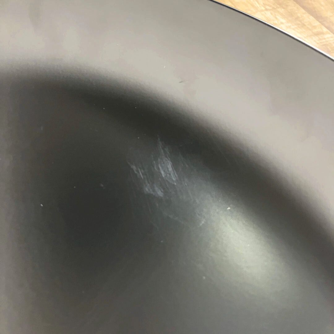 TABLE BLACK