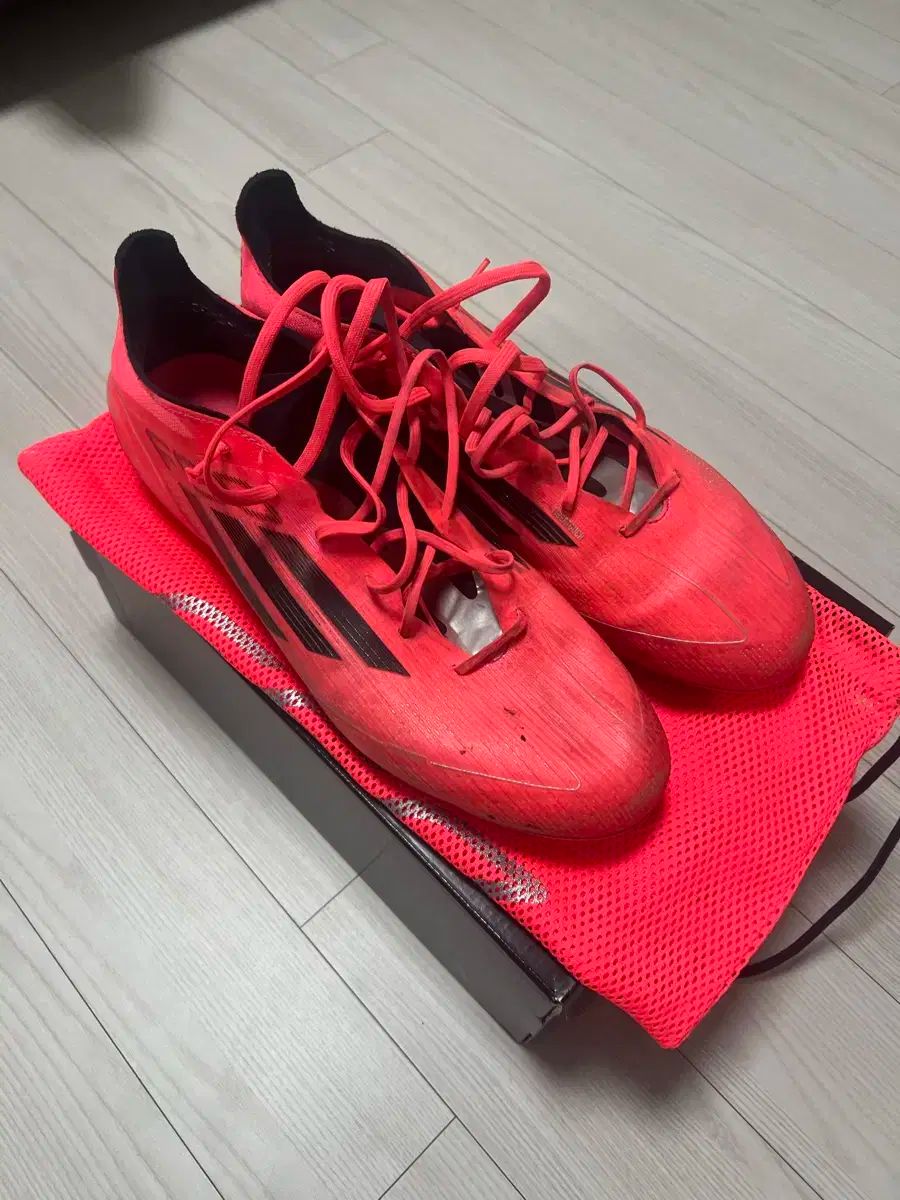 adidas アディダス